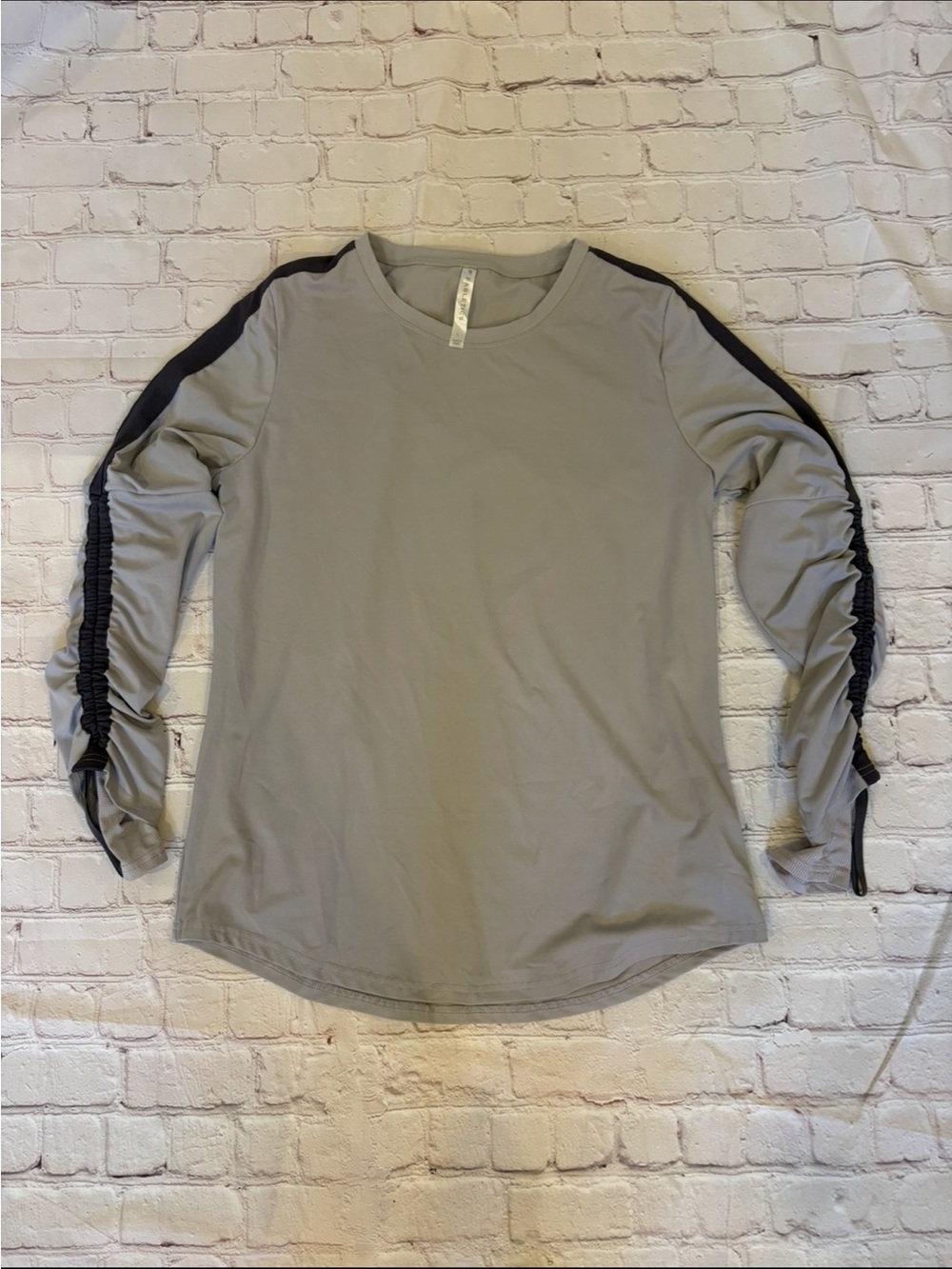 Fabletics Light Gray Long-Sleeve Top with Black Sleeve Accents